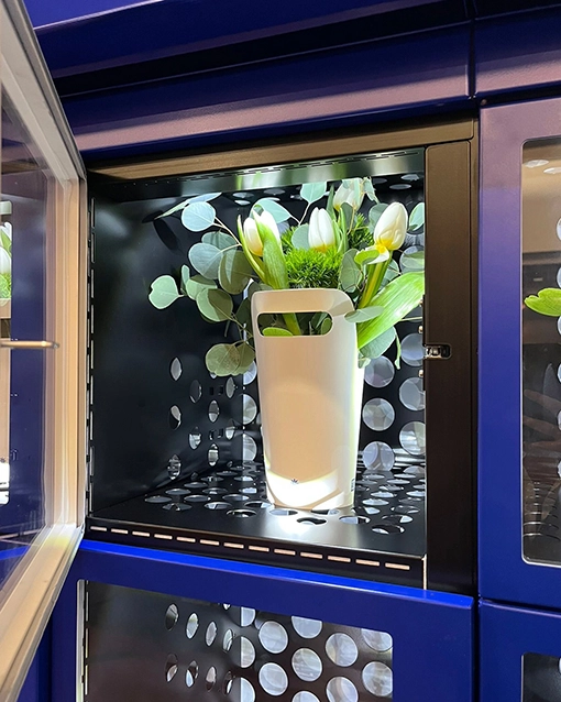 fleurs dans un casier automatique